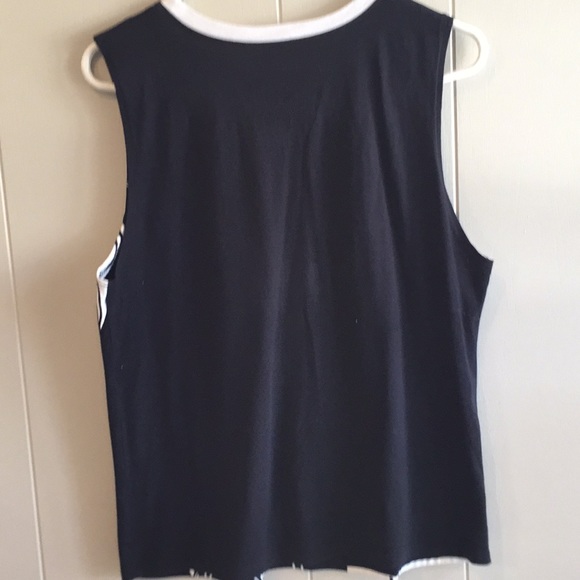 DC Comics Wonder Woman Sleeveless Tee - Picture 3 of 3